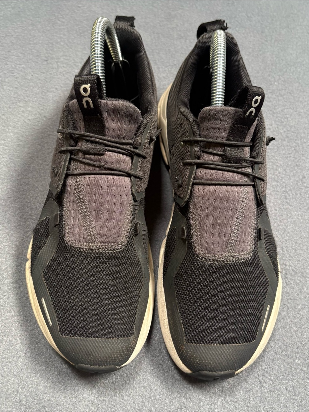 On Cloud Sky youth black running Shoes size 6.5 - Picture 2 of 15